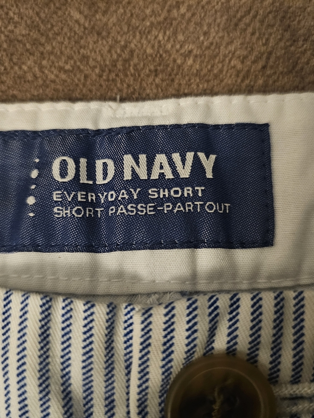 Old Navy Blue & White Striped Floral Print Women's Shorts - Picture 4 of 9